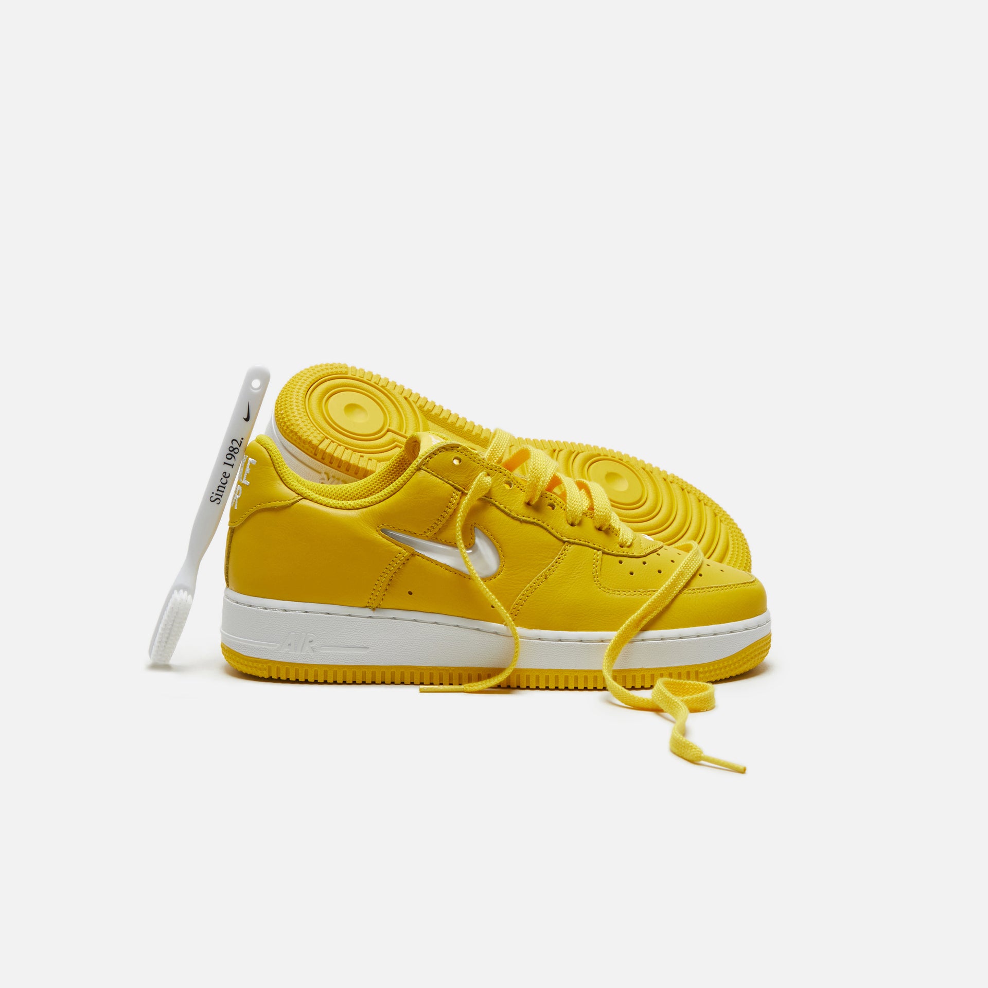 Nike Air Force 1 Low Retro COTM LTR - Speed Yellow / Summit