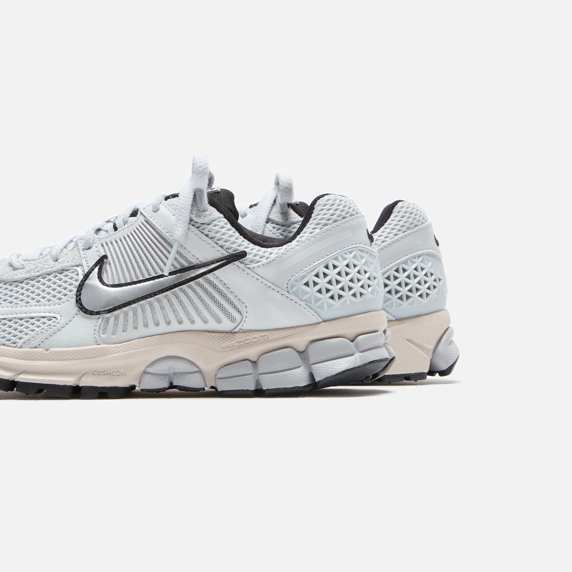 Nike WMNS Zoom Vomero 5 - Pure Platinum / Light Orewood Brown / Wolf Grey / Chrome