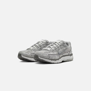 Nike P-6000 Premium - Light Iron Ore / Metallic Silver