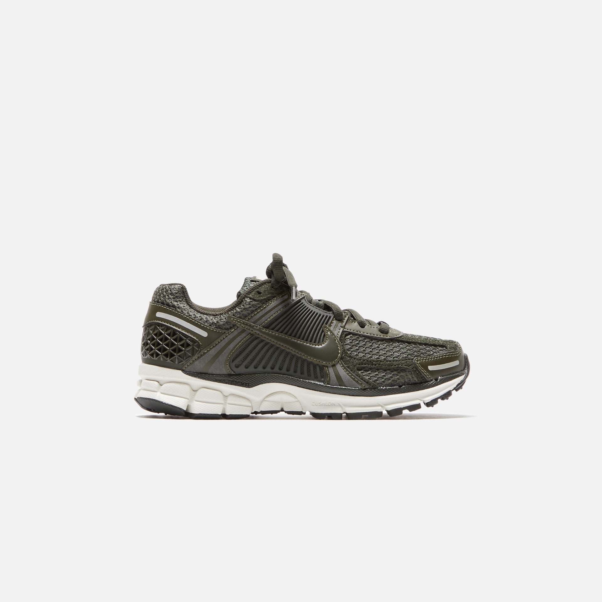 Nike WMNS Zoom Vomero 5 - Cargo Khaki / Sequoia / Sail / Metallic Silver