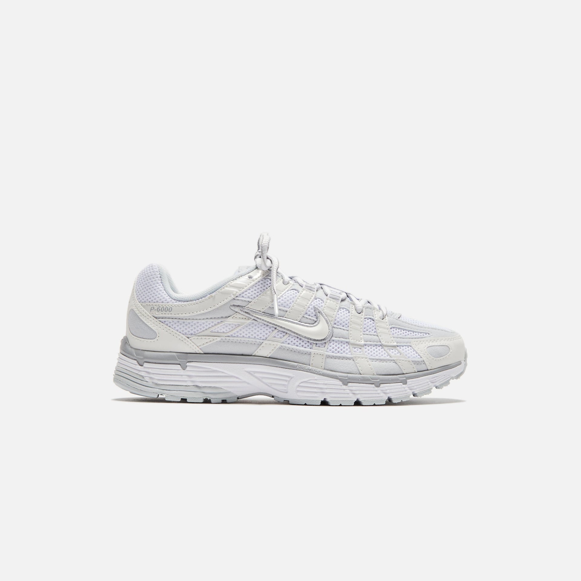 Nike WMNS P-6000 - Metallic Summit White / White / Pure Platin