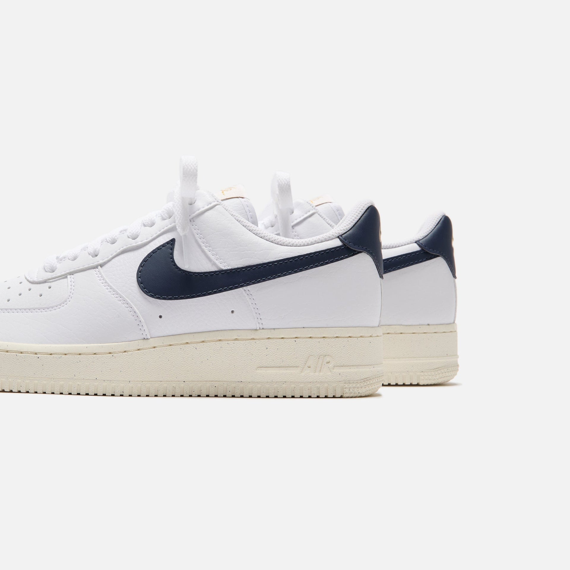 Nike WMNS Air Force 1 `07 - White/ Obsidian/ Pale Ivory / Metallic Gold