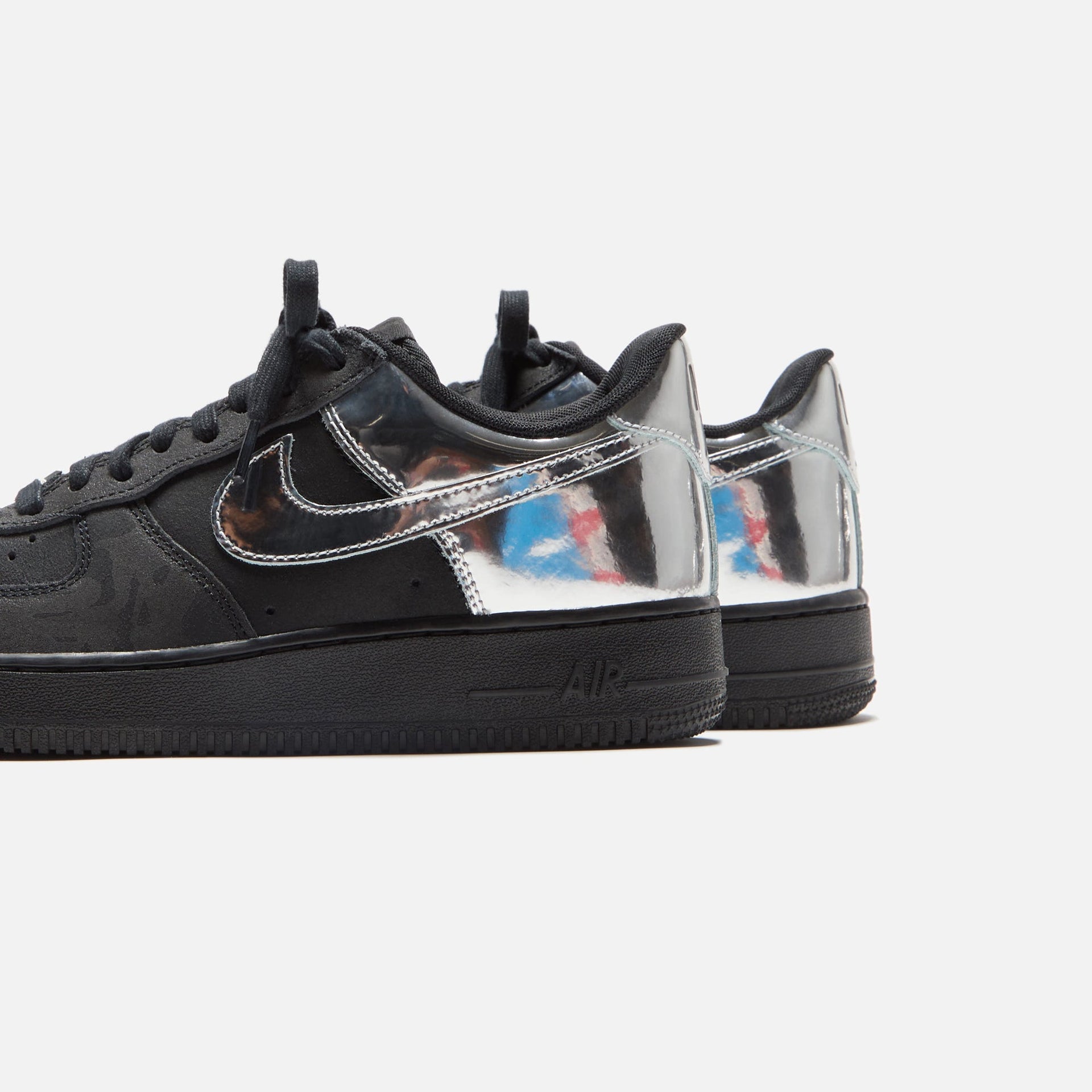 Nike Air Force 1 - Black / Metallic Silver