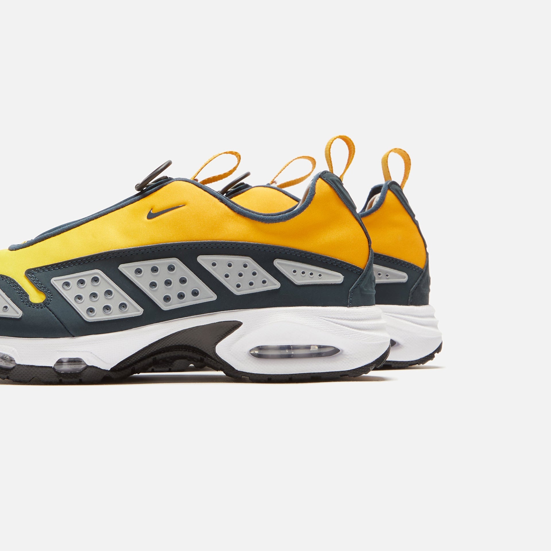 Nike WMNS Air Max SNDR - Canyon Gold / Light Smoke Grey / Speed Yellow / Deep Ocean