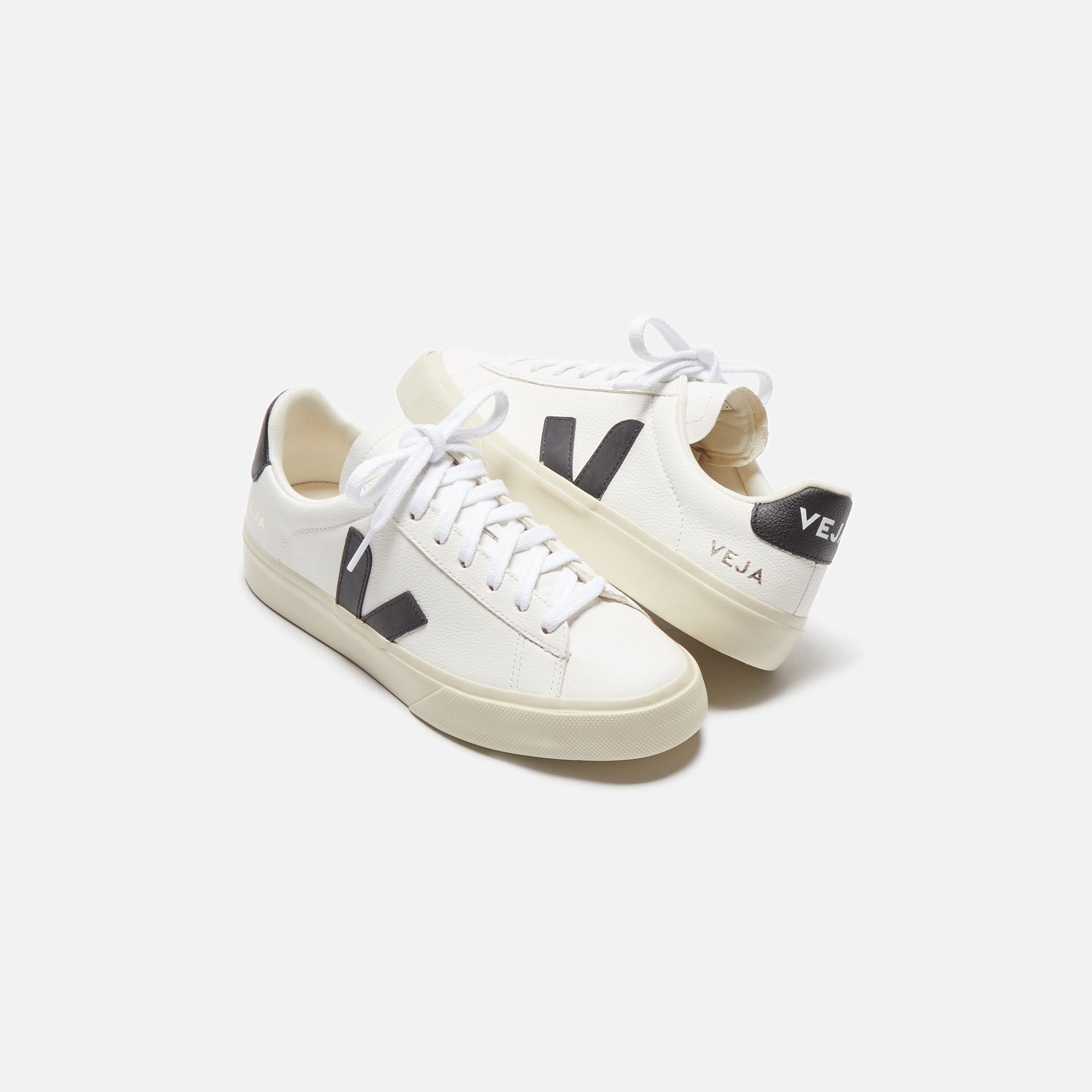 Veja WMNS Campo - Extra White / Black