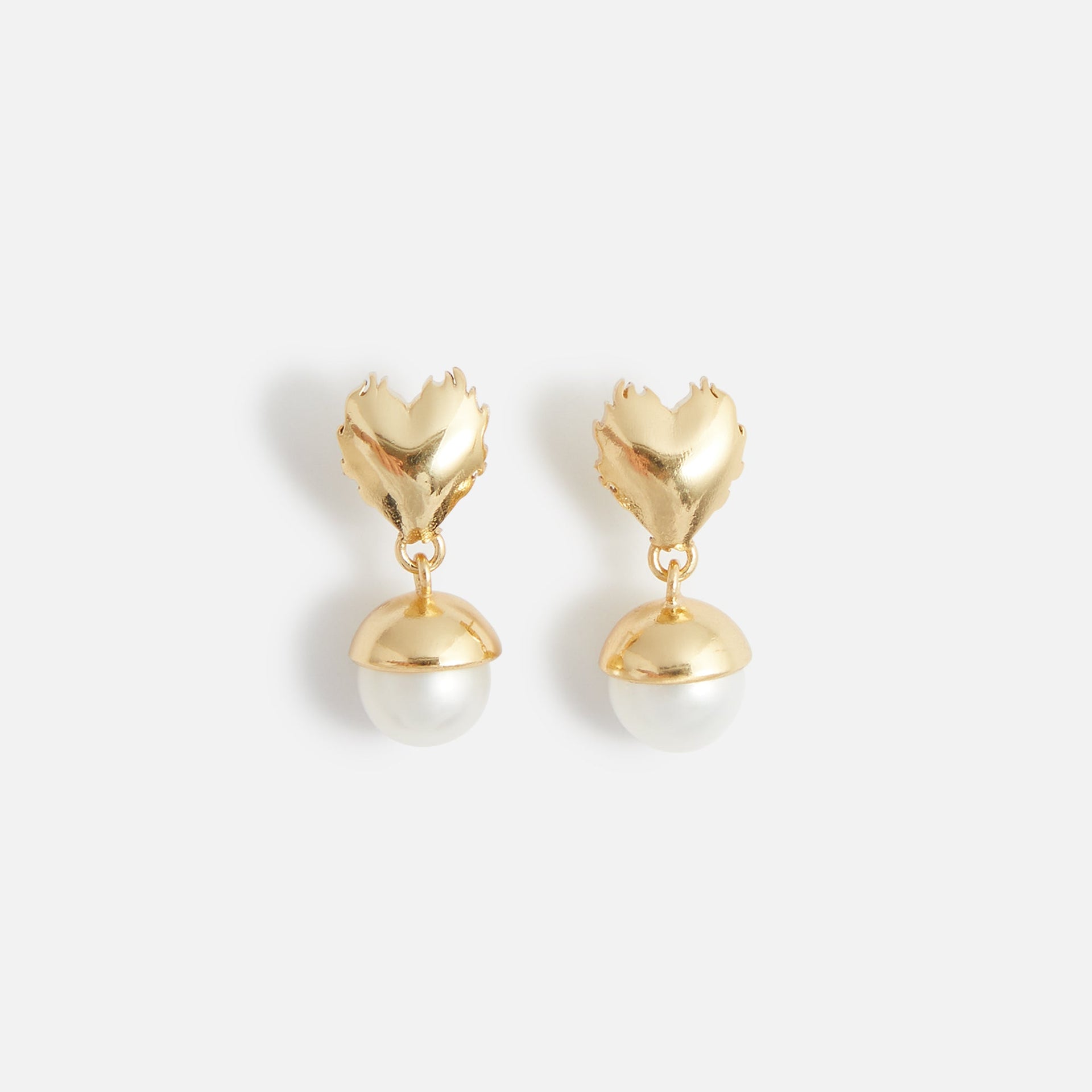 VEERT The Flame Heart Freshwater Pearl Earring Pair - Yellow Gold