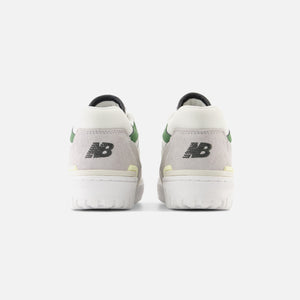 New Balance WMNS 550 - White / Olive