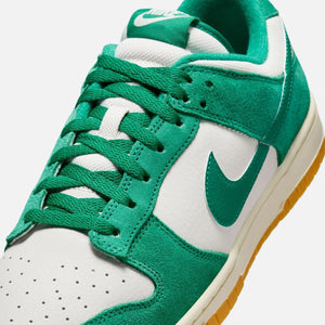 Nike Dunk Low SE - Phantom / Malachite / Gum Light Brown