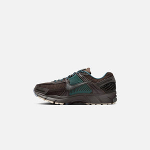 Nike Zoom Vomero 5 PRM - Baroque Brown / Medium Ash / Velvet