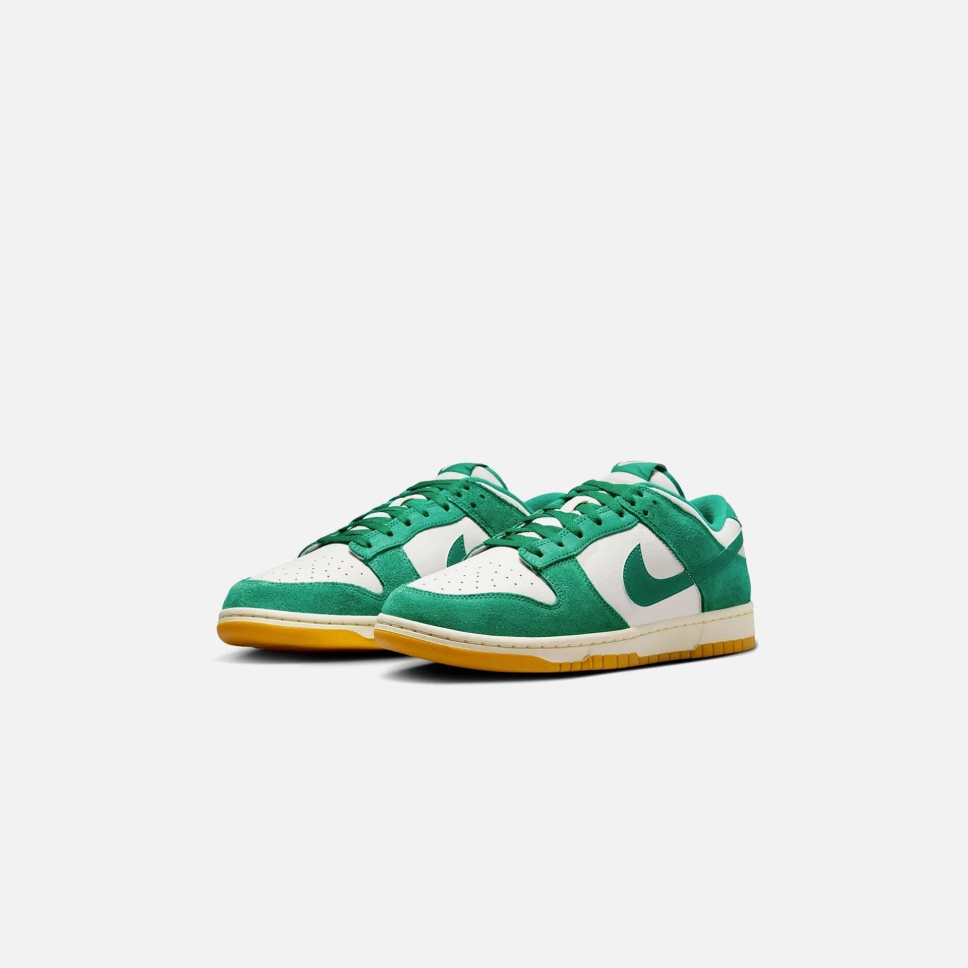 Nike Dunk Low SE - Phantom / Malachite / Gum Light Brown