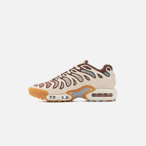 Nike Air Max Plus Drift - Phantom / Light Armory Blue / Cacao Wow / Sail / Gum Yellow