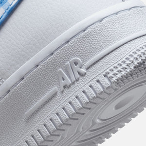 Nike WMNS Air Force 1 '07 - Trend White / University Blue