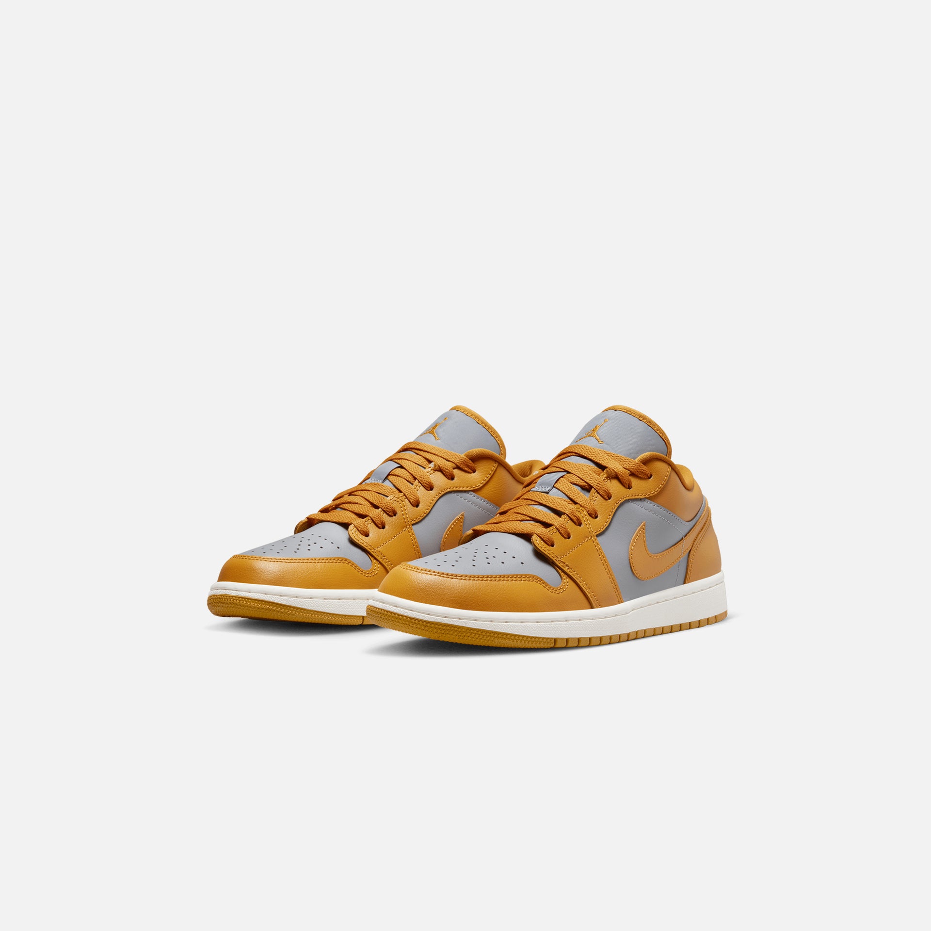 Jordan WMNS Air Jordan 1 Low - Cement Grey  /Chutney / Sail