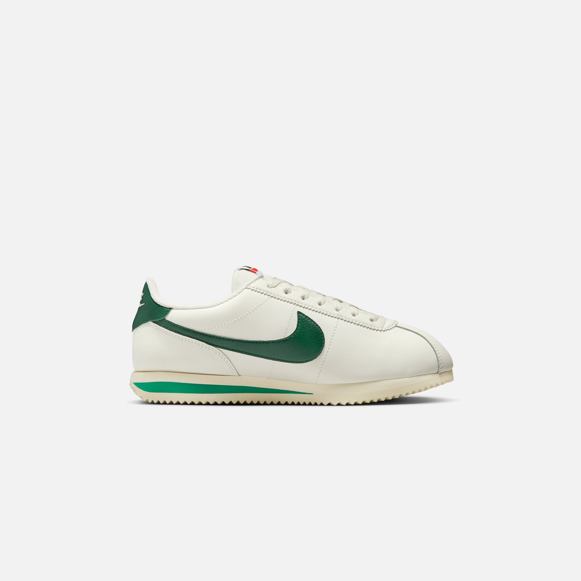 Nike WMNS Cortez - Sail / Gorge Green / Malachite / Coconut Milk