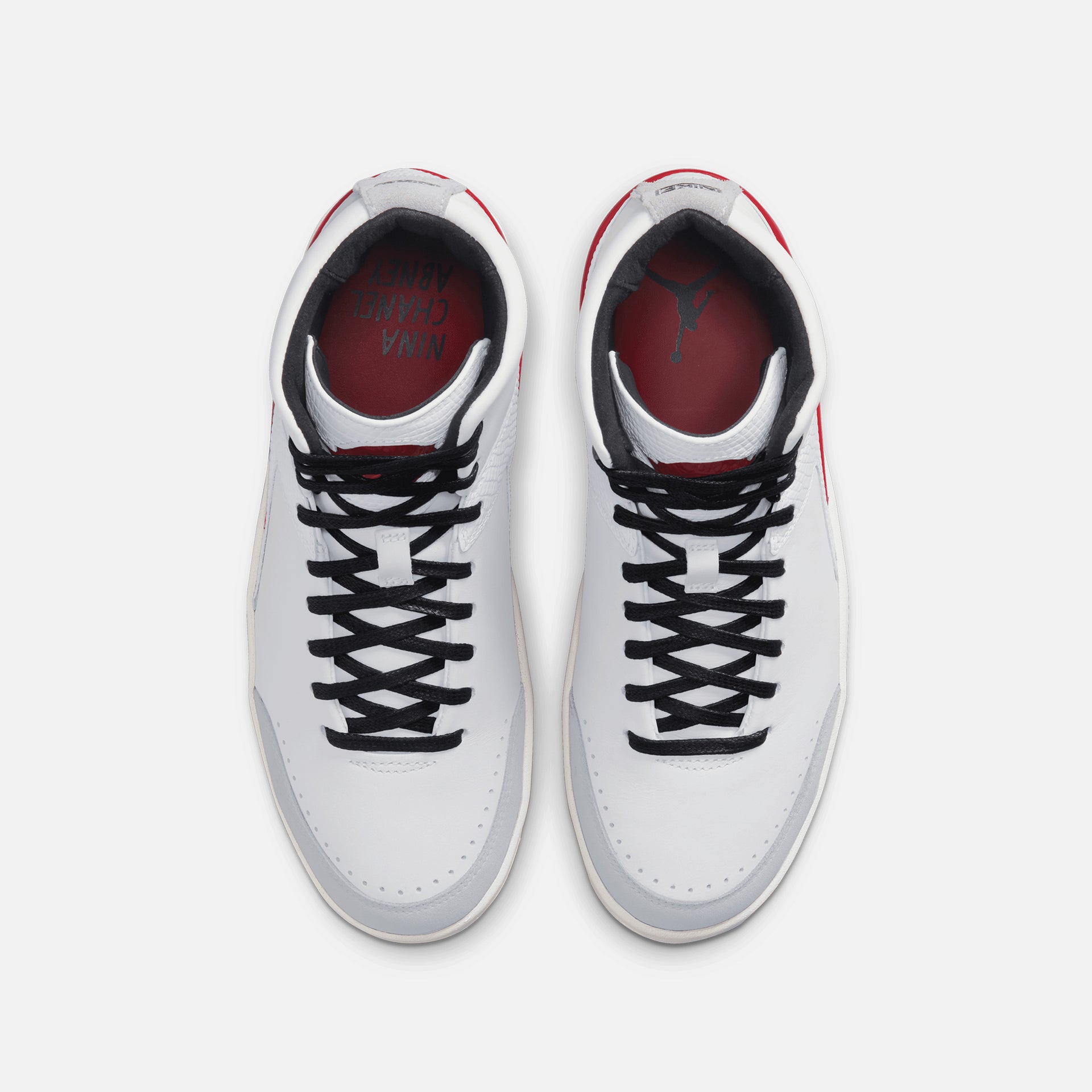 Jordan WMNS Air Jordan 2 Retro SE - White / Gym Red / Sail / Black