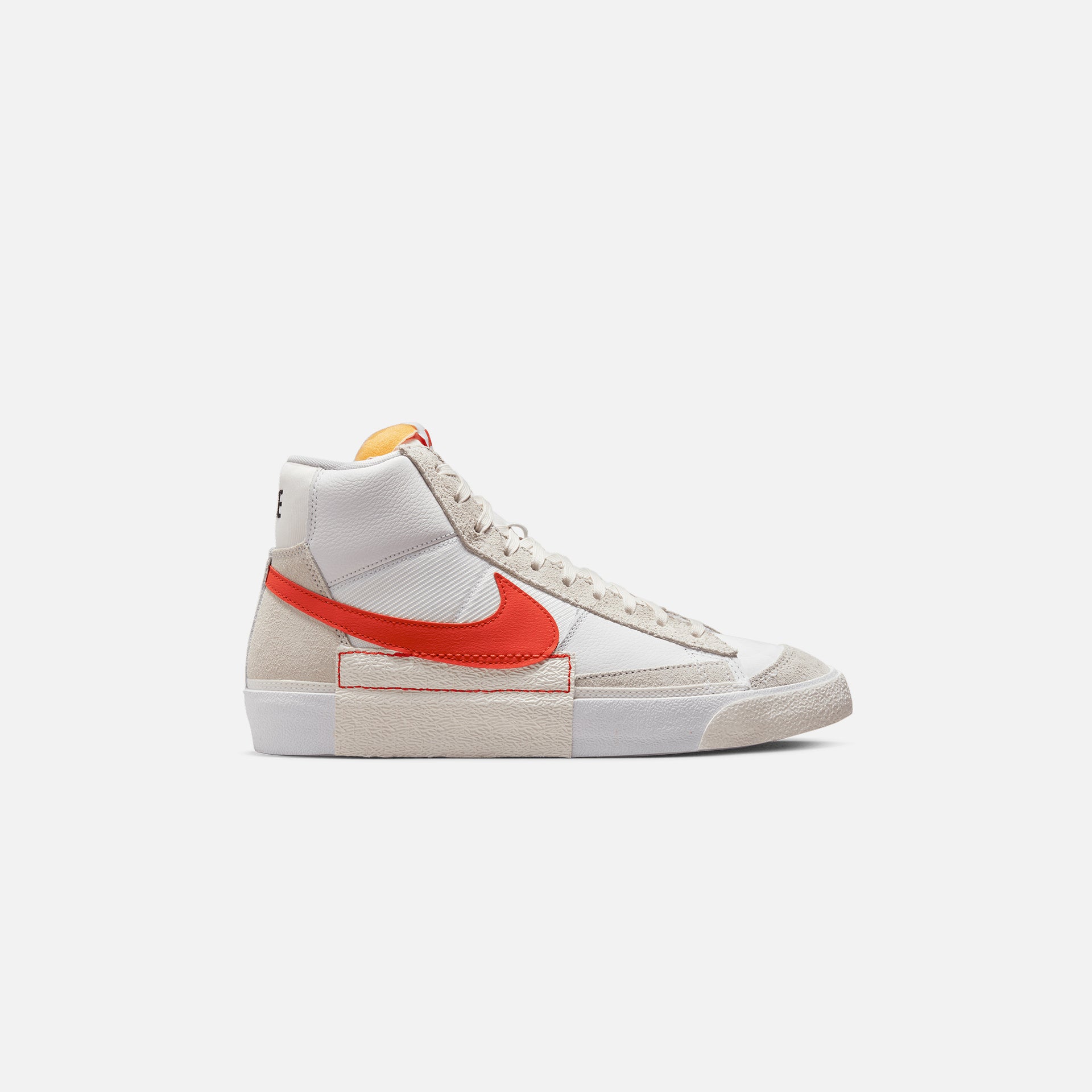 Nike Blazer `77 Pro Club - White / Habanero Red / Summit White