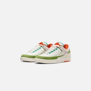 Nike x Titan WMNS Air Jordan 2 Retro Low SP - Sail / Safety Orange