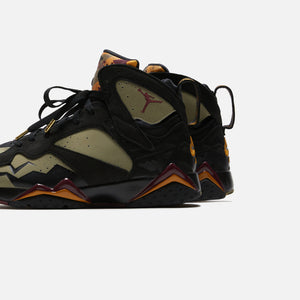 Nike Air Jordan 7 Retro SE - Black / Cherrywood Red / Neutral Olive / Chutney