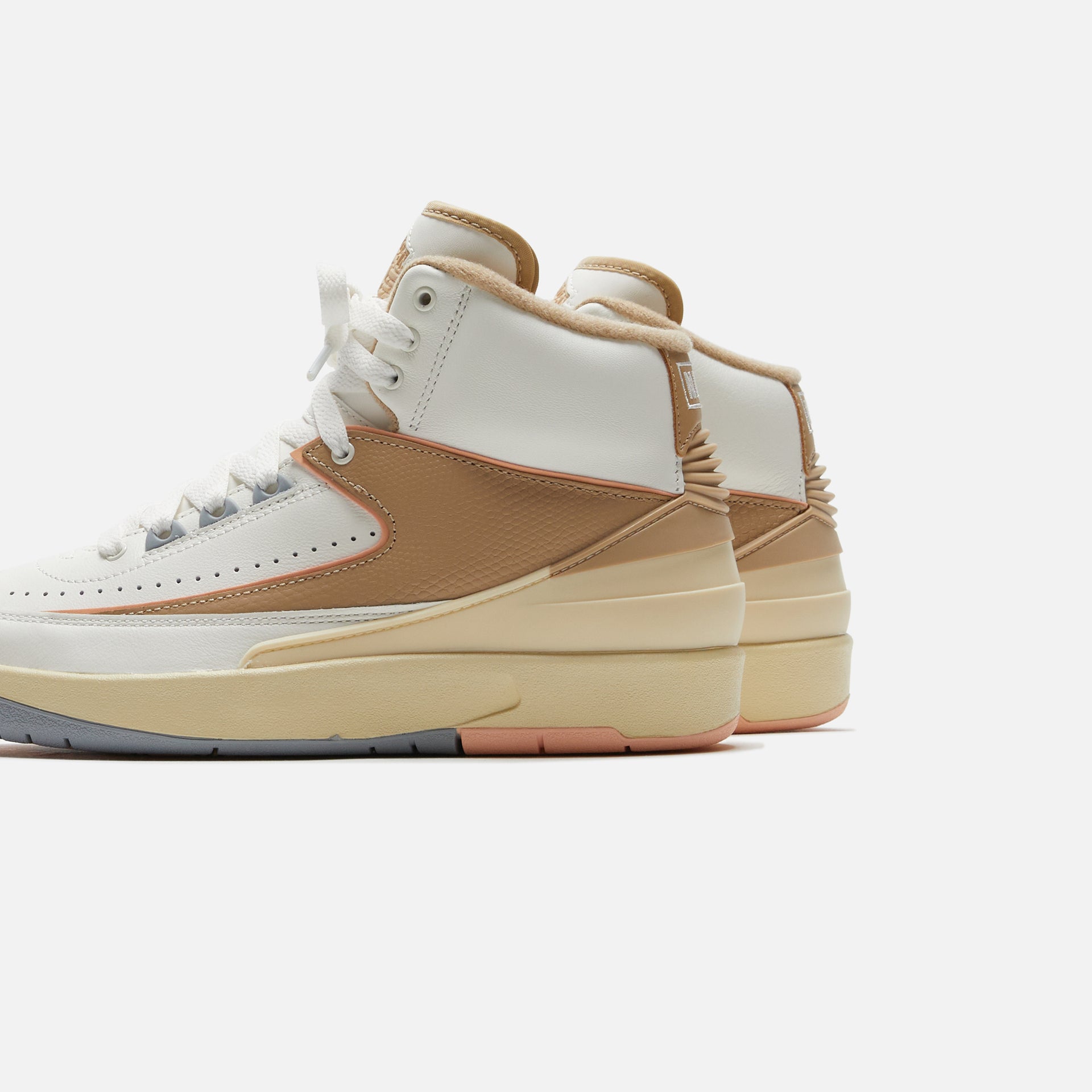 Nike WMNS Air Jordan 2 Retro - Sail / Desert / Sunset Haze / Muslin