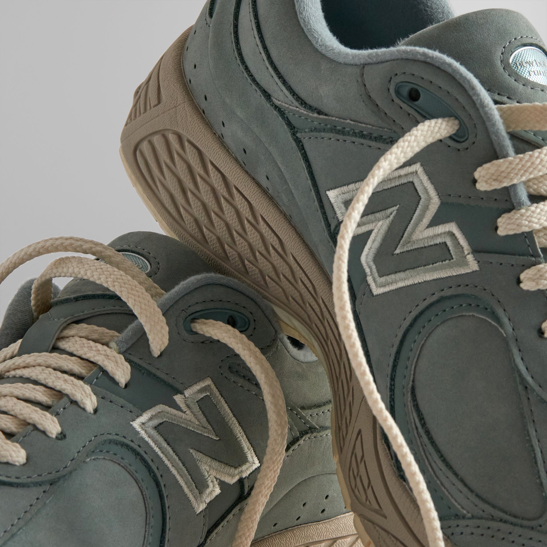 Kith for New Balance 2002R - Slate Grey / Chinois Green