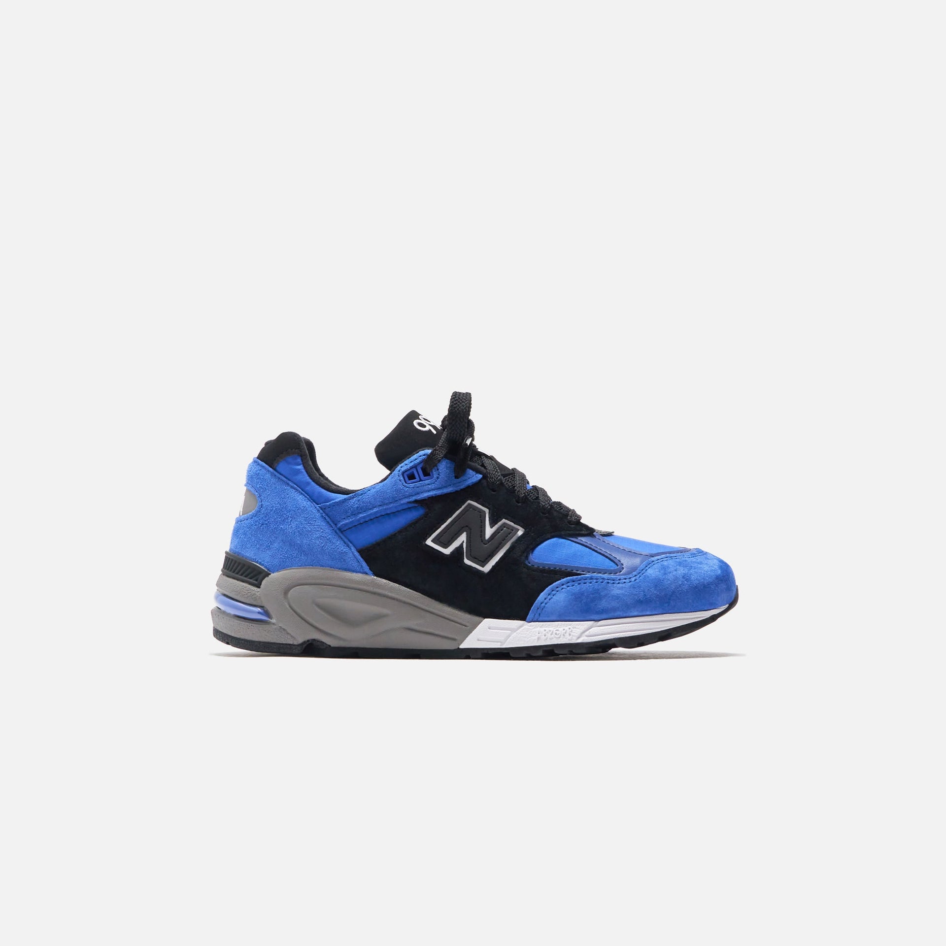 New Balance Made in USA 990 v2 - Navy / Black