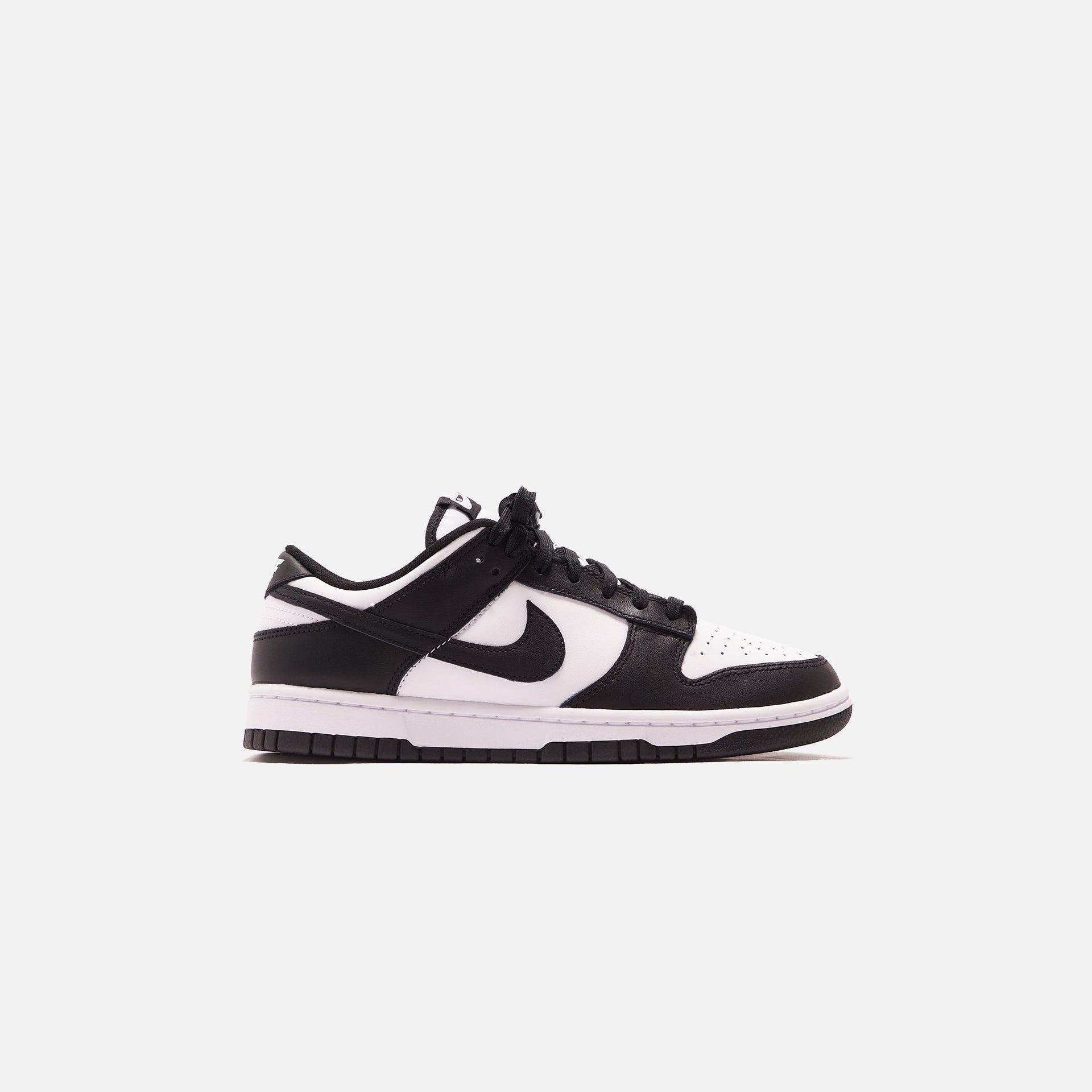 Nike WMNS Dunk Low - White / Black