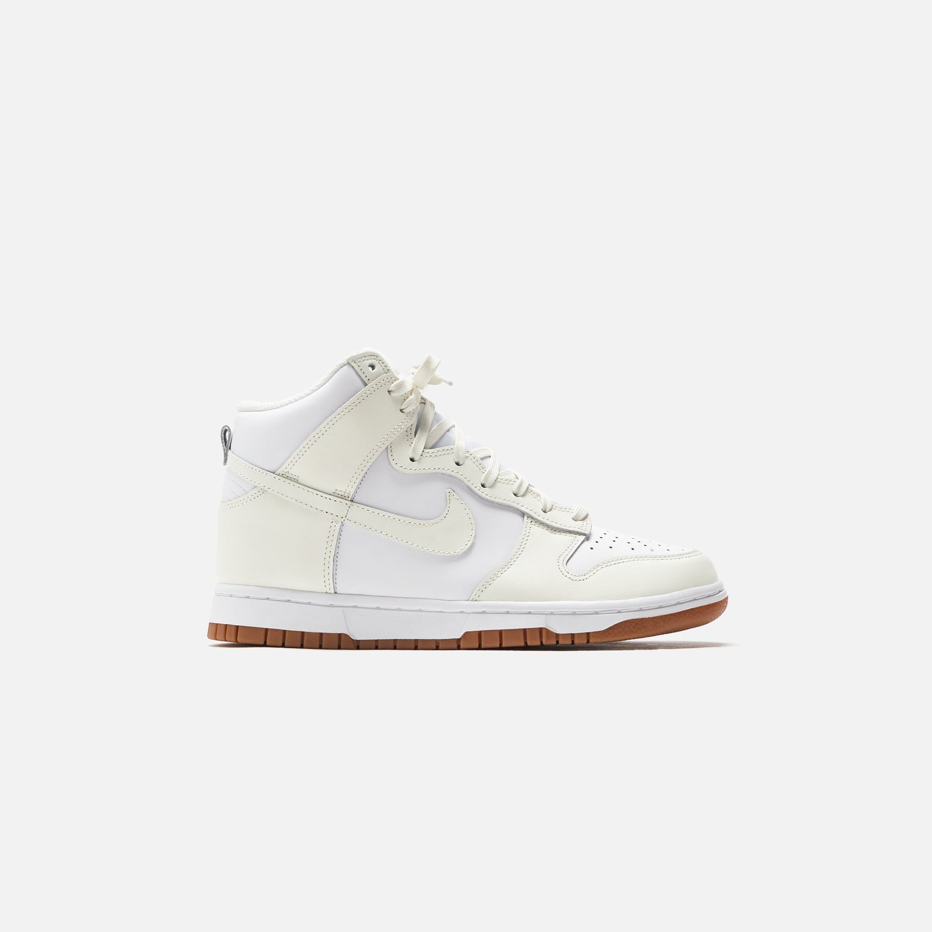 Nike WMNS Dunk High - White / Sail / Gum / Medium Brown