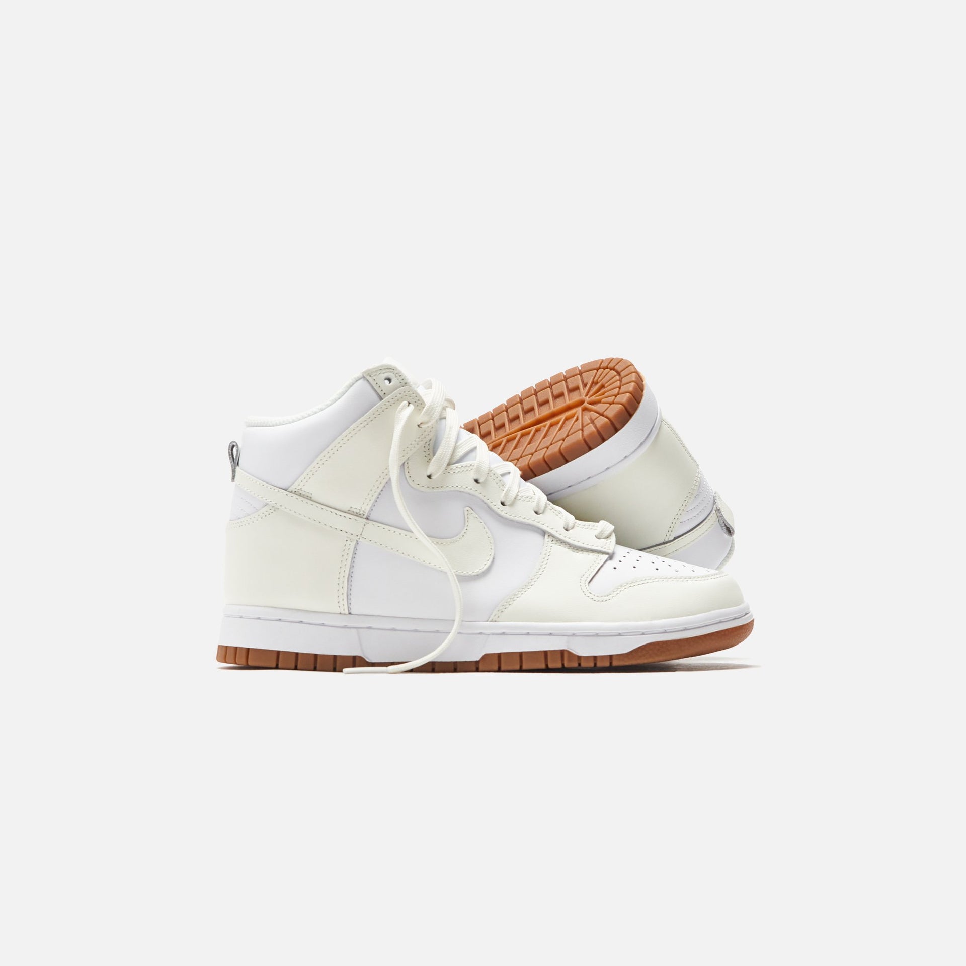 Nike WMNS Dunk High - White / Sail / Gum / Medium Brown