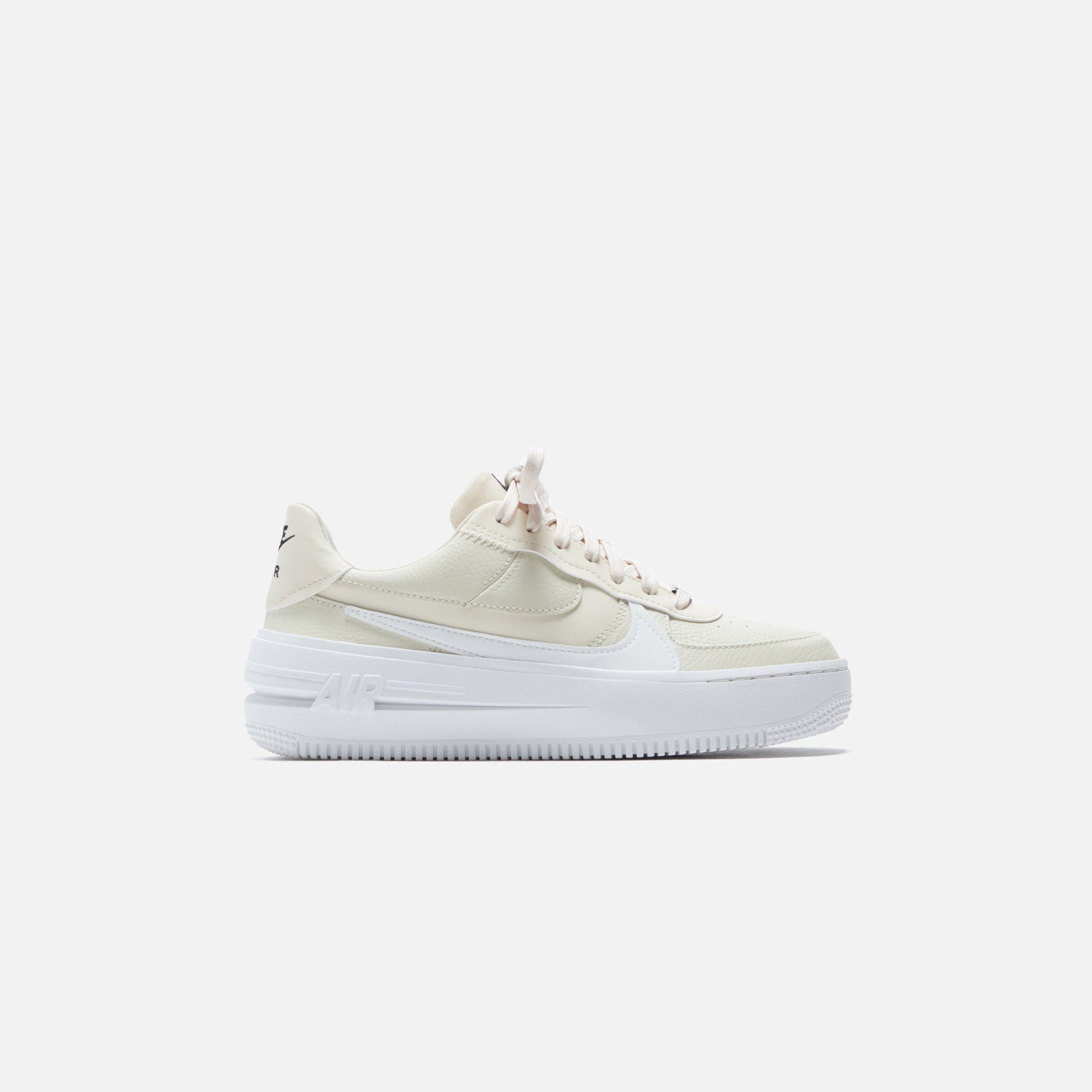 Nike Wmns Air Force 1 PLT.AF.ORM - Fossil / Sail / Summit / White / Black