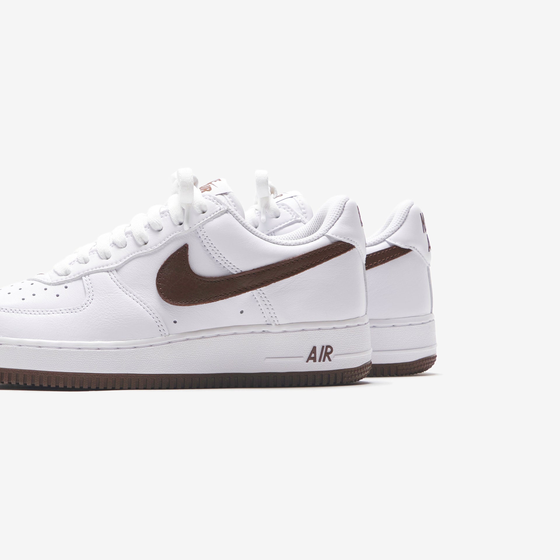 Nike Air Force 1 Low Retro - White / Chocolate / Metallic Gold