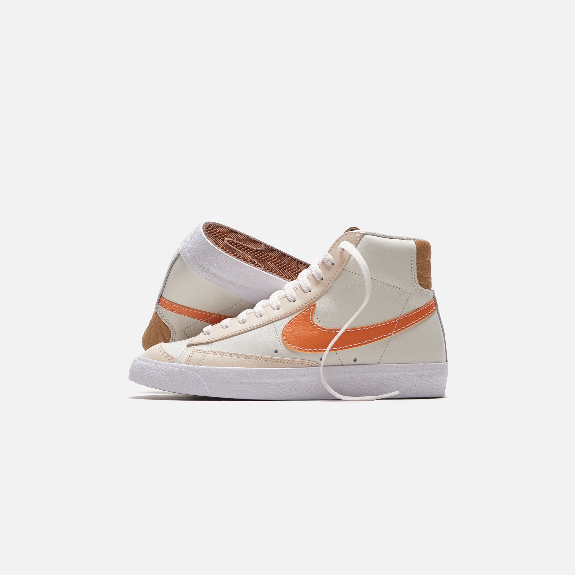 Nike Blazer `77 EMB - Phantom / Hot Curry / Pearl White