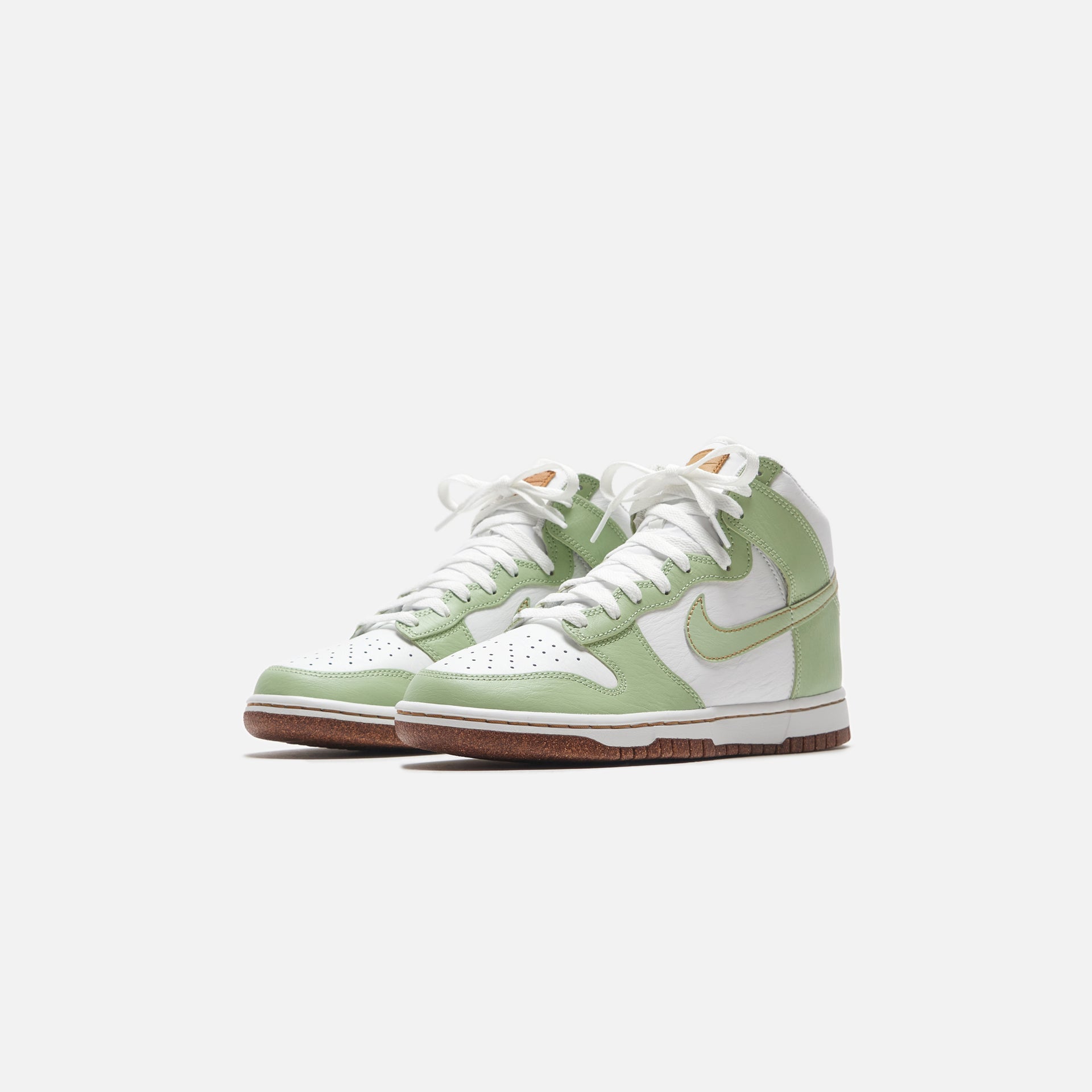 Nike Dunk High Retro SE EMB - Honeydew / Summit White