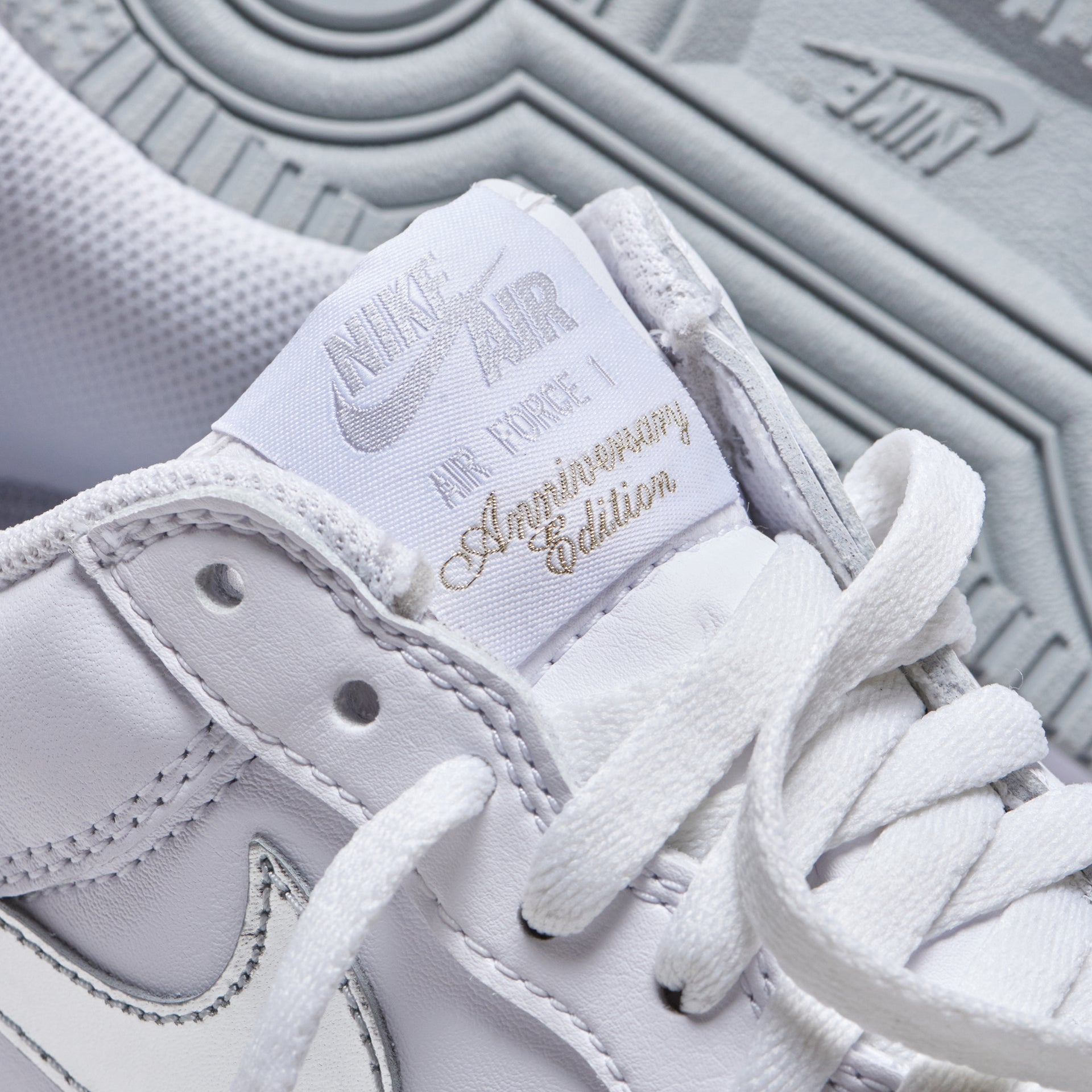 Nike Air Force 1 Low - Retro White / Metallic Silver / Metallic