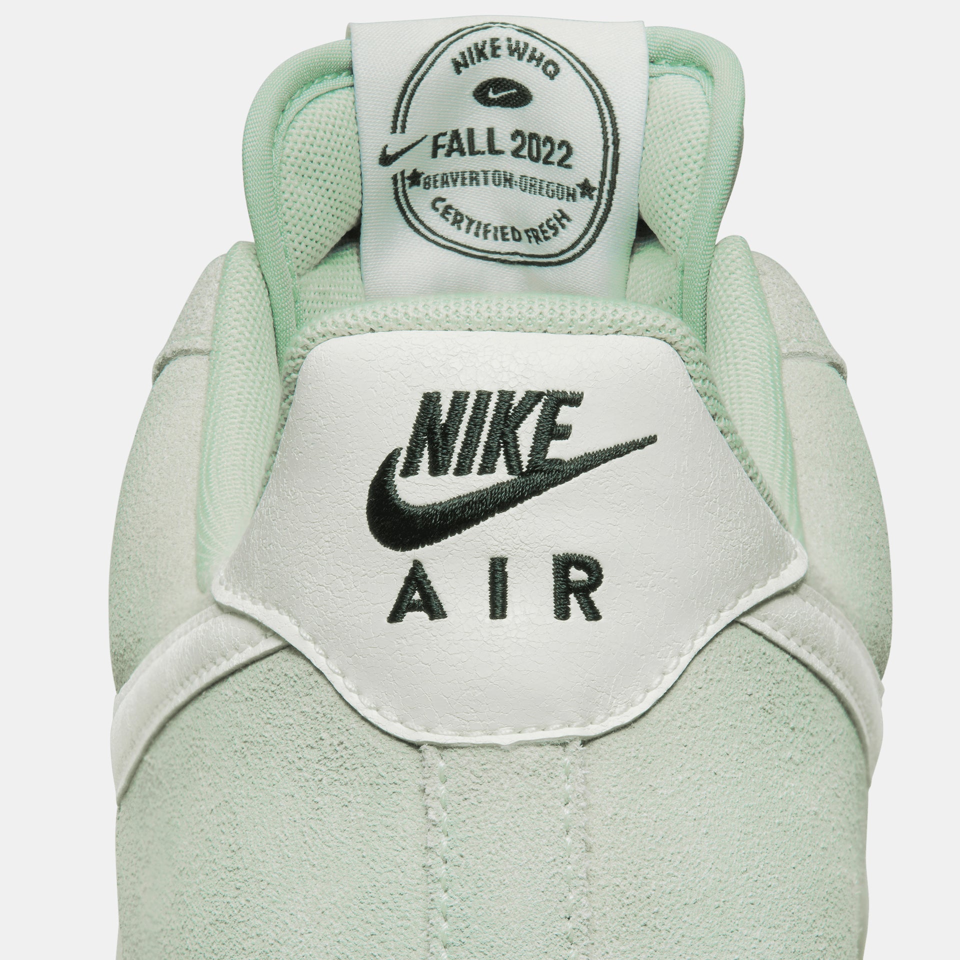 Nike Air Force 1 `07 LV8 - Enamel Green / Sail